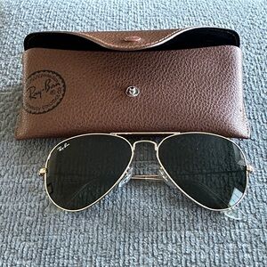 Ray-Ban Gold Aviator Sunglasses with Brown Case